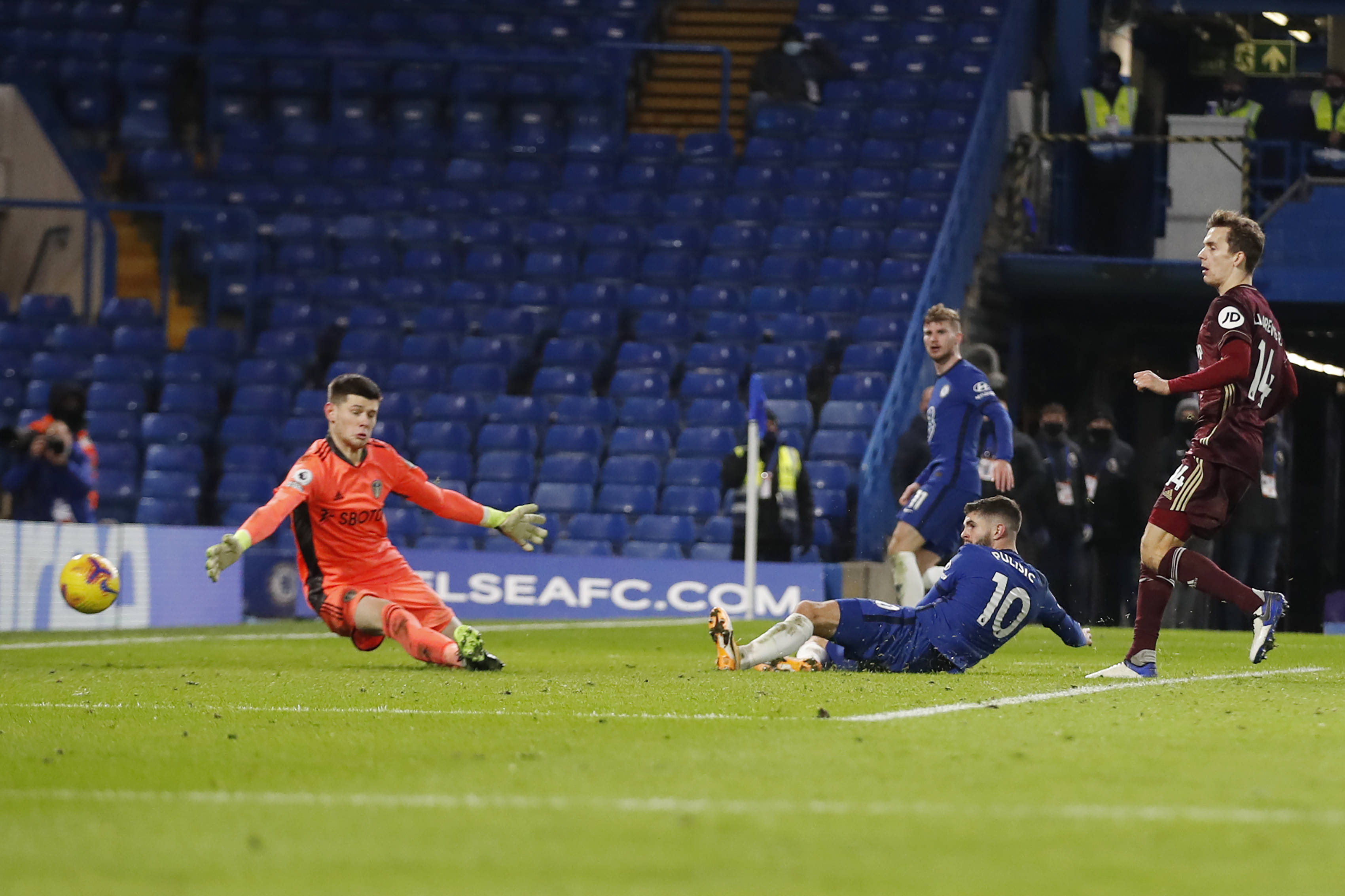 由于伤病或 由于伤病或